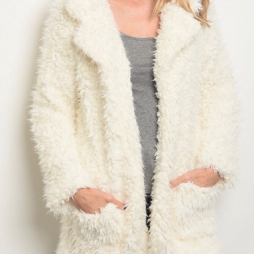 💗IVORY FAUX FUR SHAGGY JACKET💗